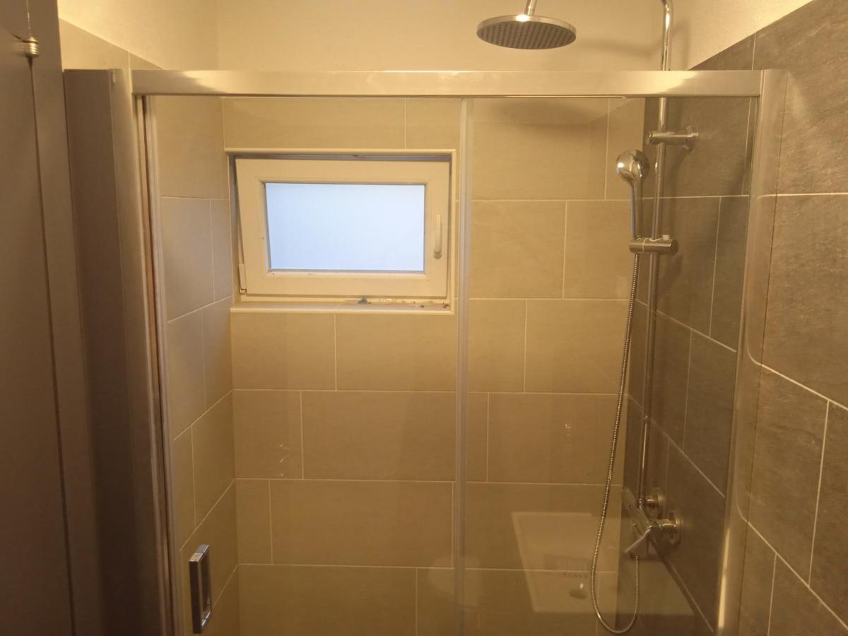 Anton Apartment Повля Екстериор снимка