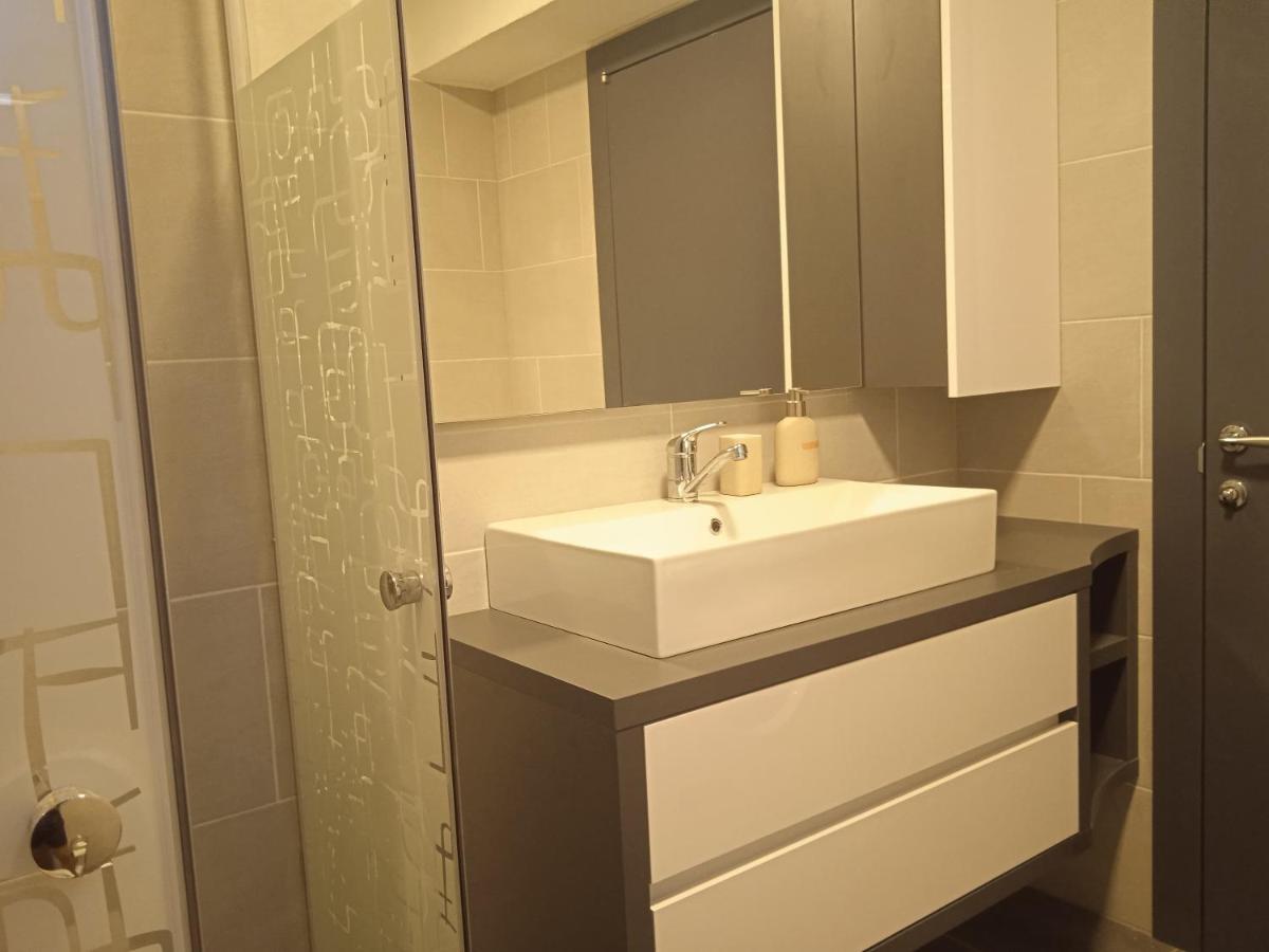 Anton Apartment Повля Екстериор снимка