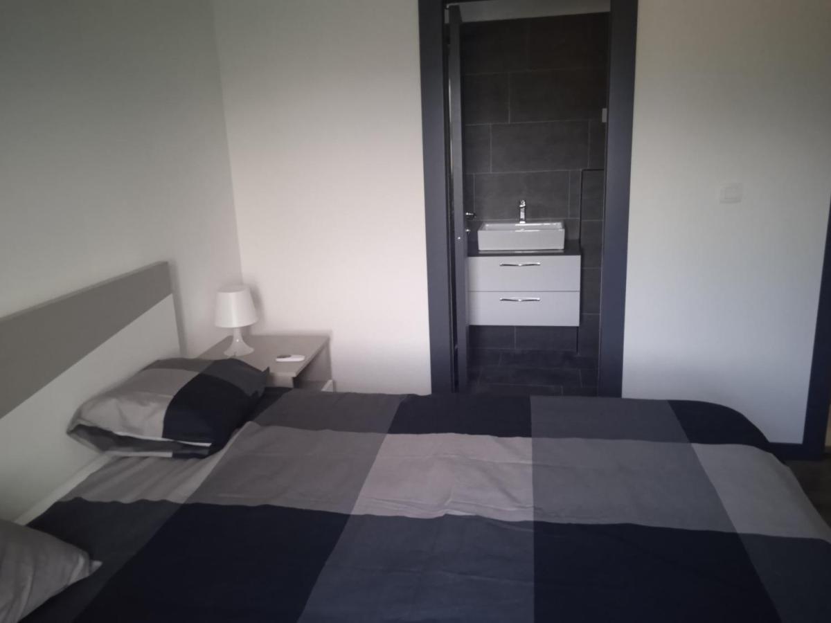 Anton Apartment Повля Екстериор снимка