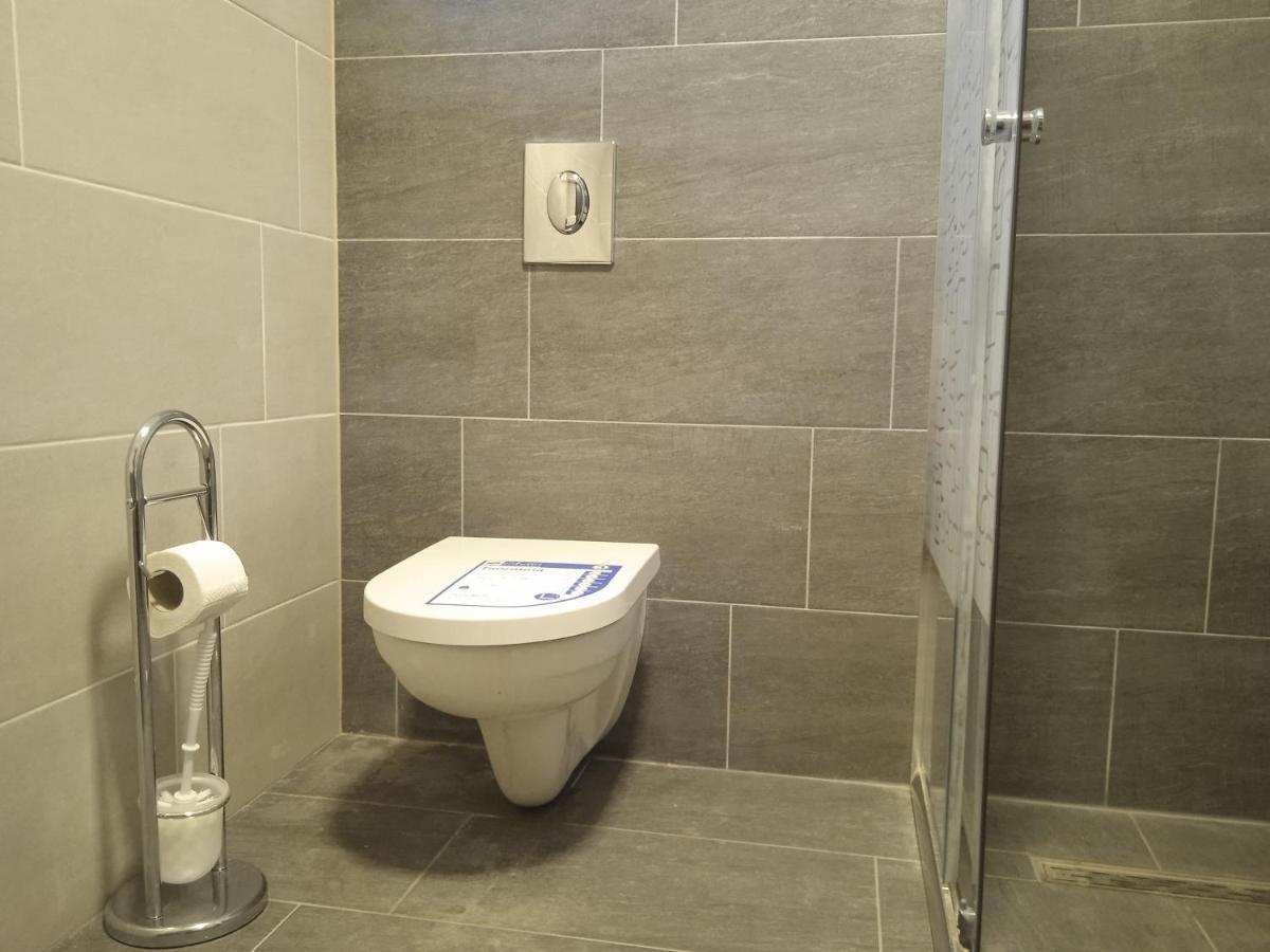 Anton Apartment Повля Екстериор снимка