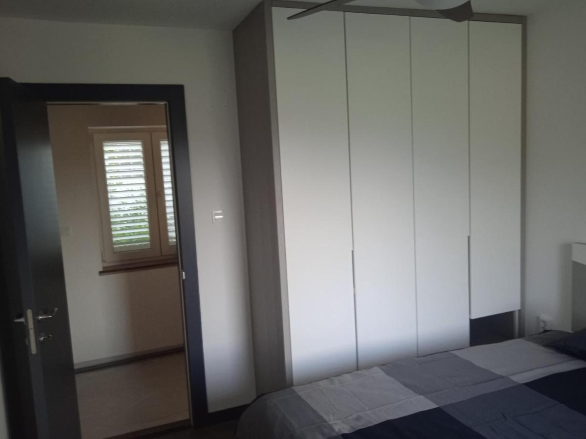 Anton Apartment Повля Екстериор снимка