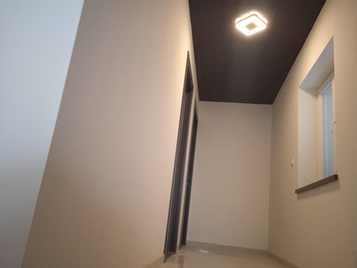 Anton Apartment Повля Екстериор снимка