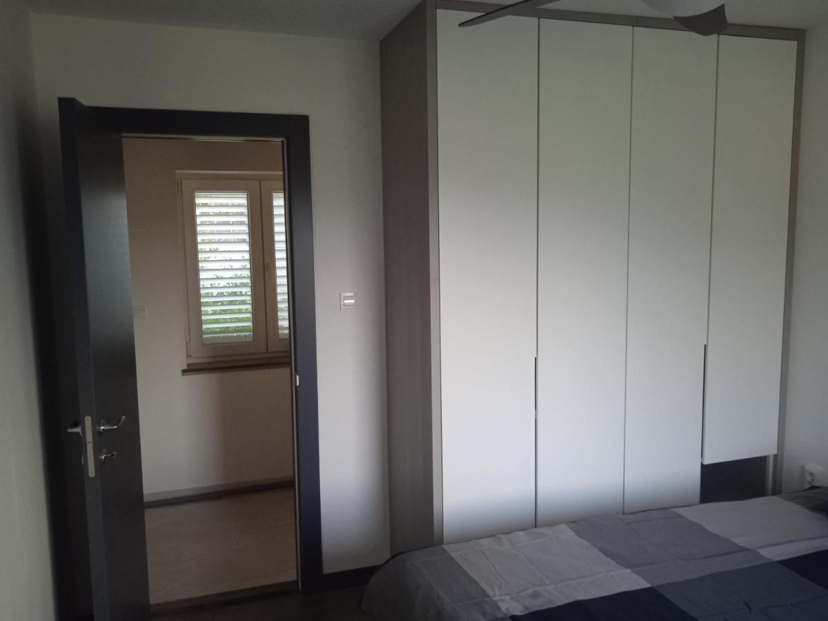 Anton Apartment Повля Екстериор снимка