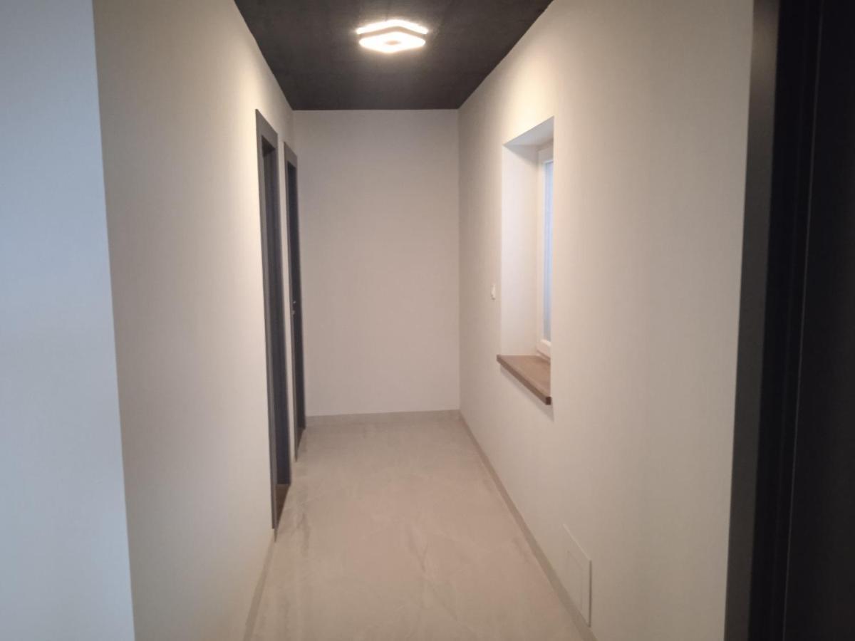 Anton Apartment Повля Екстериор снимка