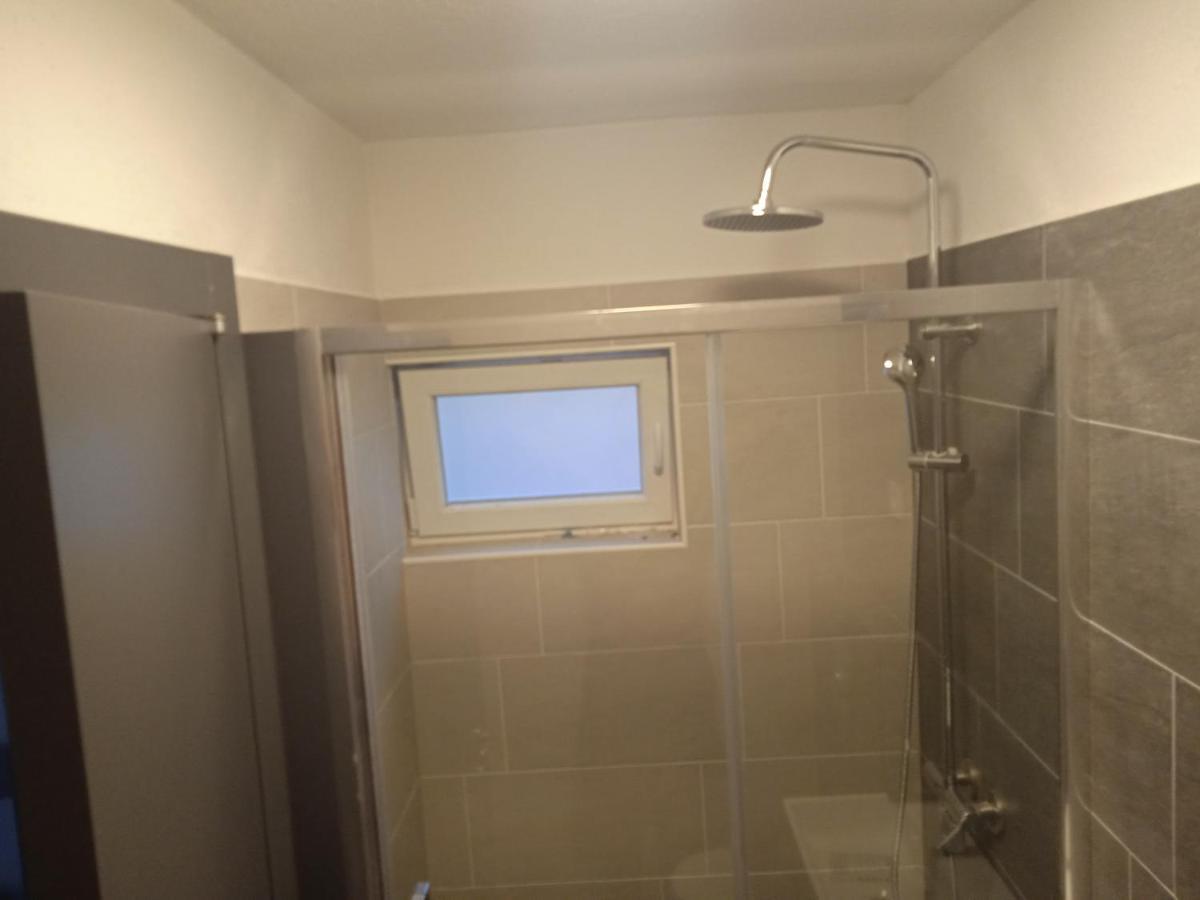 Anton Apartment Повля Екстериор снимка